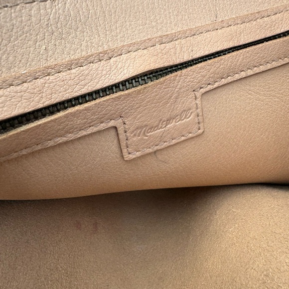 Elegant Tan Leather Tote Bag - Picture 10 of 10